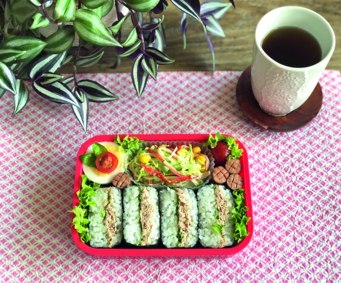 A IMG 1998 Onigirazu-Bento